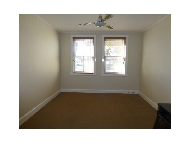 29 Orange Street, Parkes NSW 2870