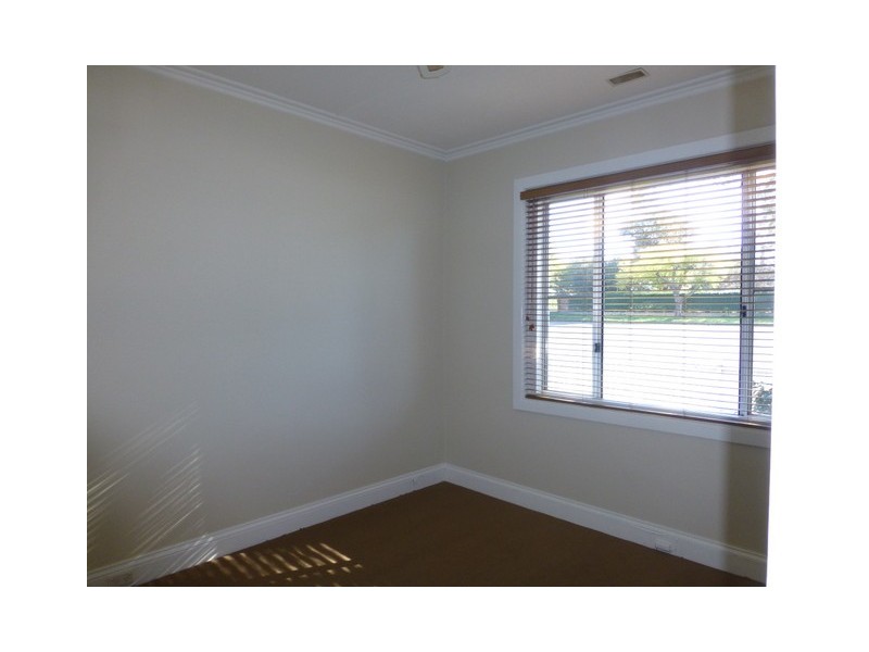 29 Orange Street, Parkes NSW 2870