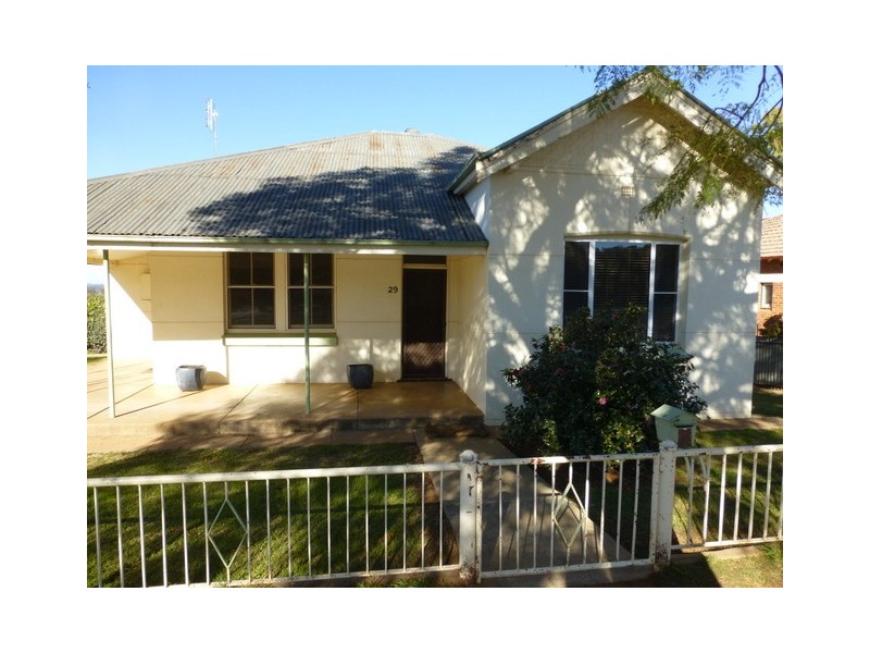 29 Orange Street, Parkes NSW 2870