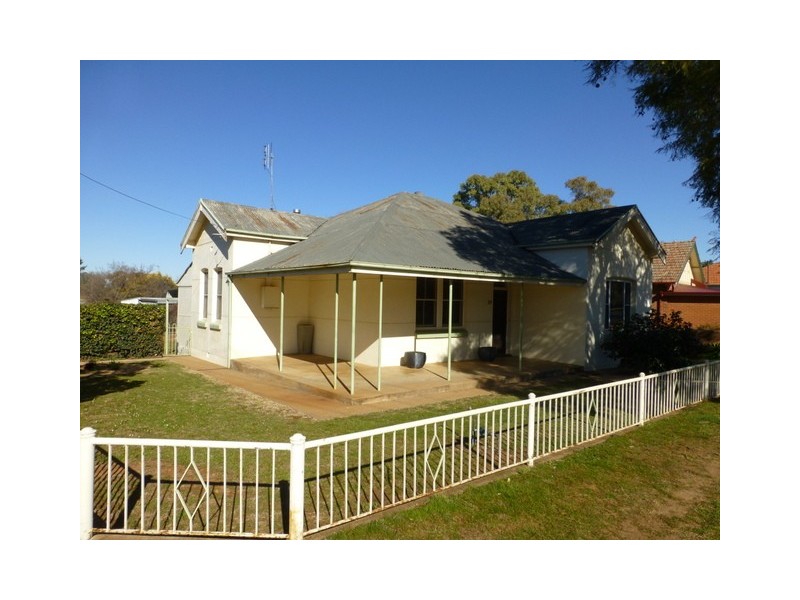 29 Orange Street, Parkes NSW 2870