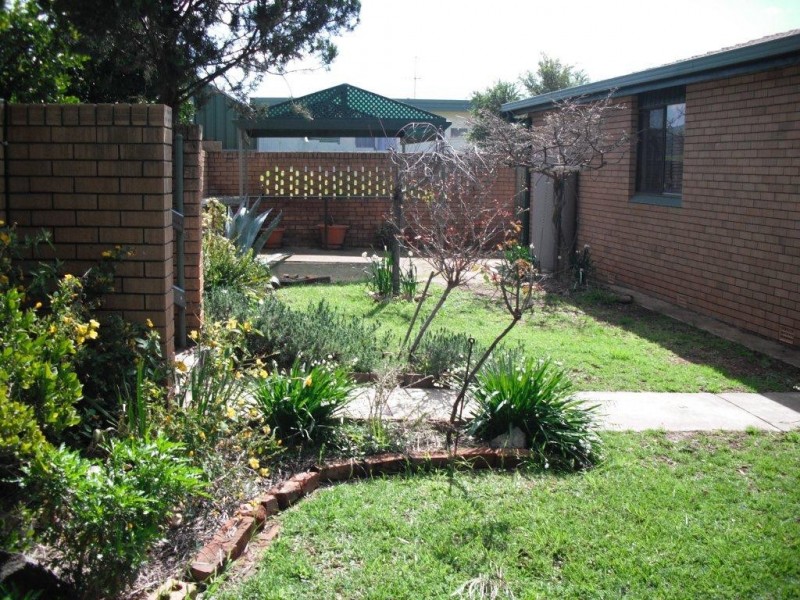 20 Albert Street, Parkes NSW 2870