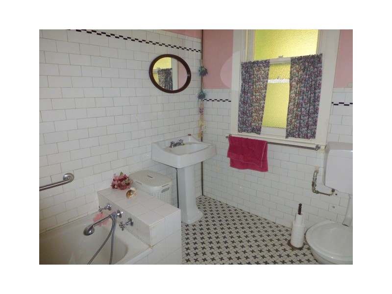 46 Church Street, Parkes NSW 2870