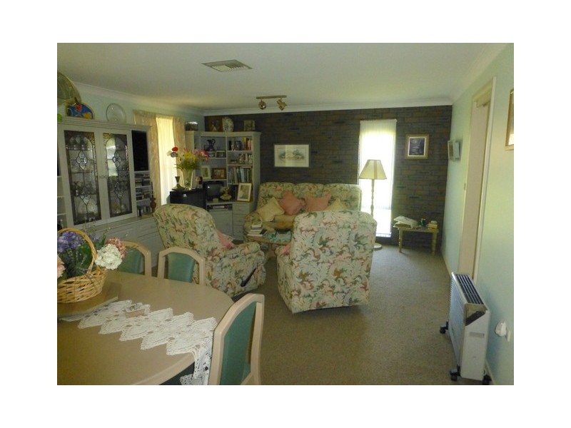 6 Coronation Avenue, Parkes NSW 2870