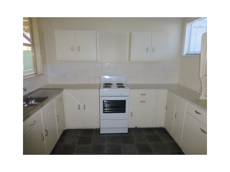 111 Currajong Street, Parkes NSW 2870