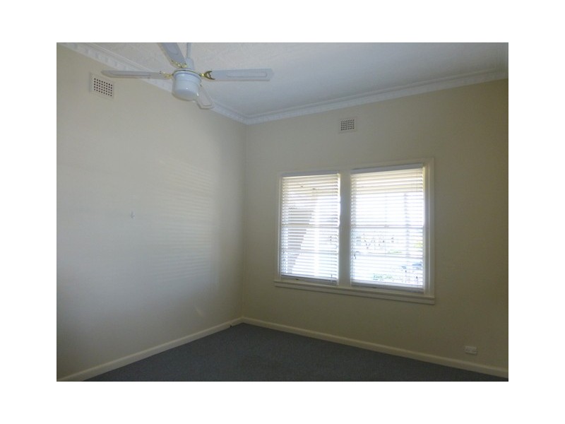 111 Currajong Street, Parkes NSW 2870