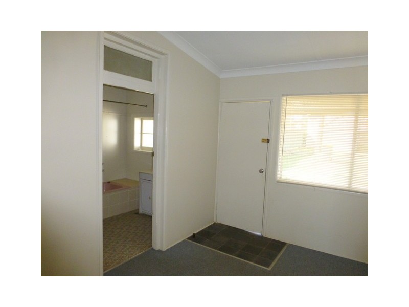 111 Currajong Street, Parkes NSW 2870