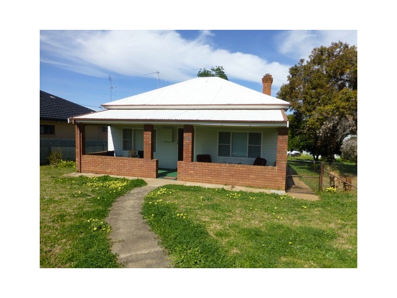 15 Goobang Street, Parkes NSW 2870