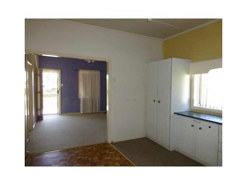 13 Medlyn Street, Parkes NSW 2870