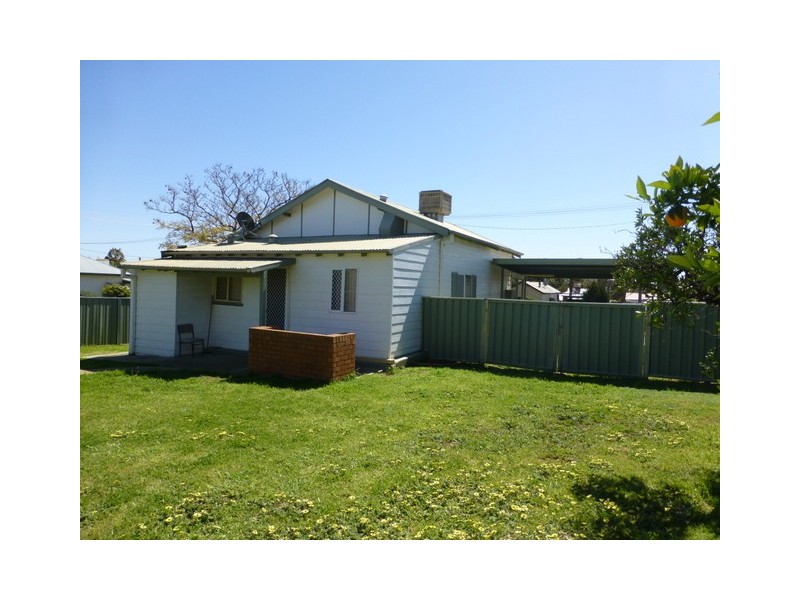 13 Medlyn Street, Parkes NSW 2870