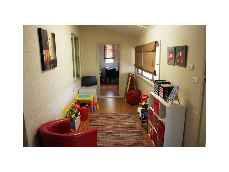 36 Close Street, Parkes NSW 2870