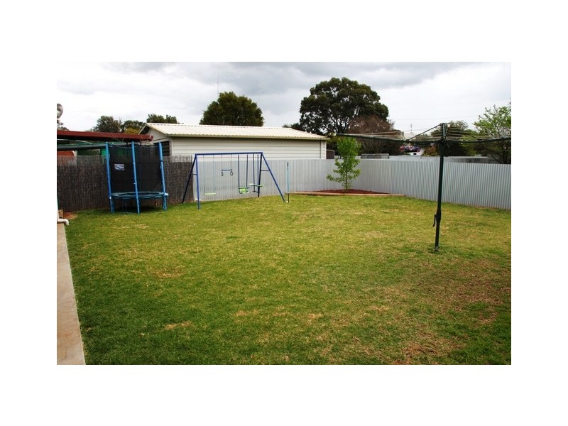 36 Close Street, Parkes NSW 2870