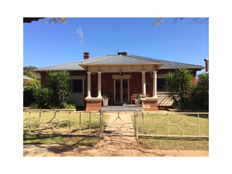 36 Close Street, Parkes NSW 2870
