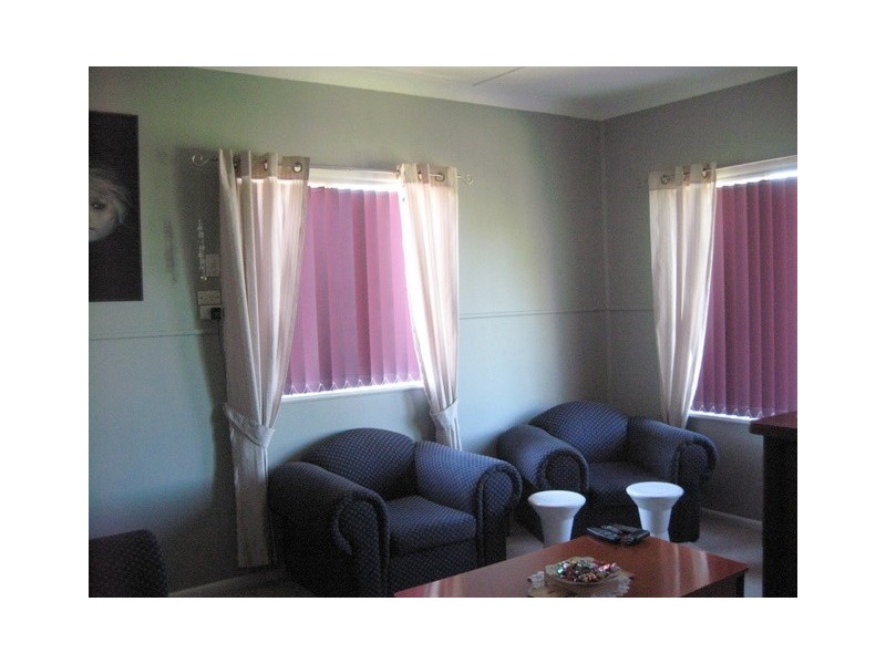 12 Howard Street, Parkes NSW 2870