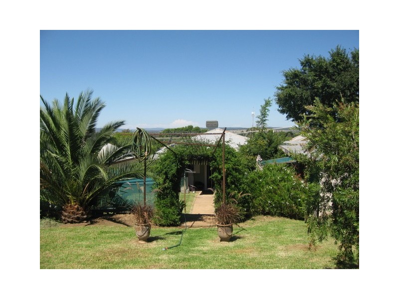 12 Howard Street, Parkes NSW 2870