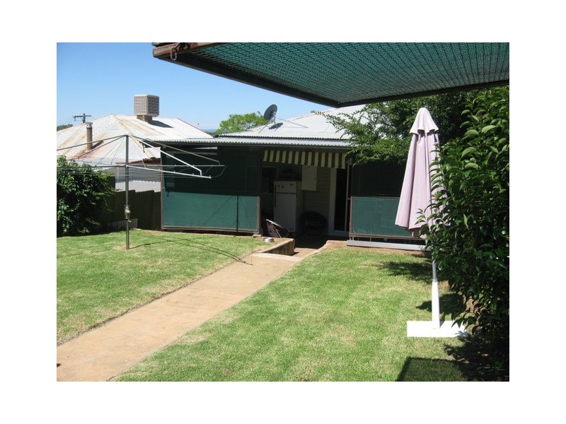 12 Howard Street, Parkes NSW 2870