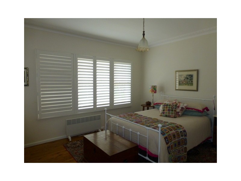 16 Molong Road, Parkes NSW 2870