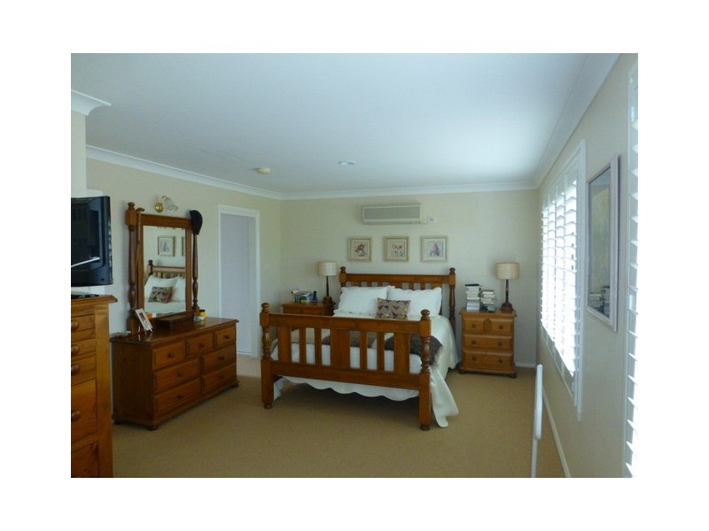 16 Molong Road, Parkes NSW 2870