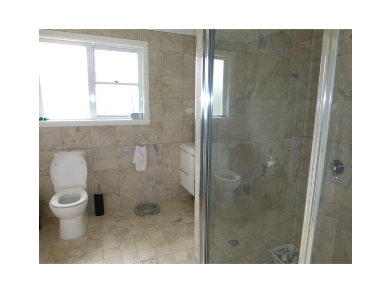 16 Molong Road, Parkes NSW 2870
