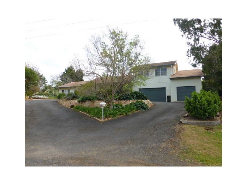 16 Molong Road, Parkes NSW 2870