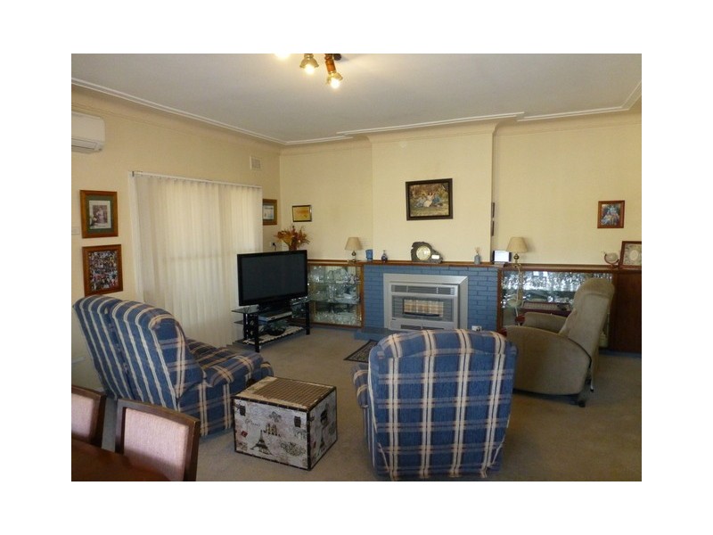 1 Brolgan Road, Parkes NSW 2870