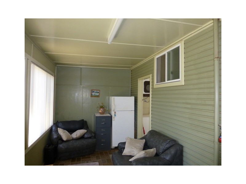 1 Brolgan Road, Parkes NSW 2870