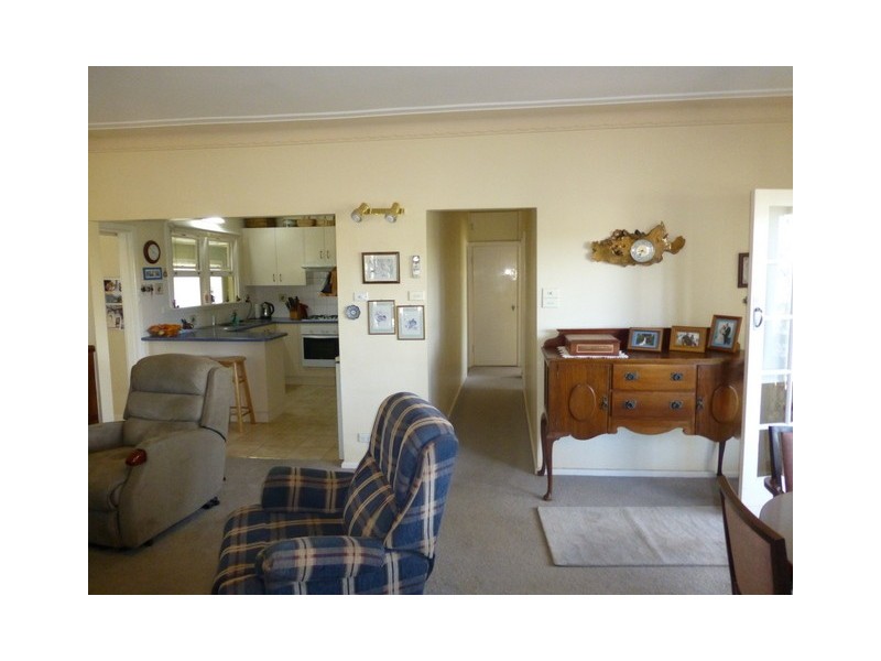 1 Brolgan Road, Parkes NSW 2870
