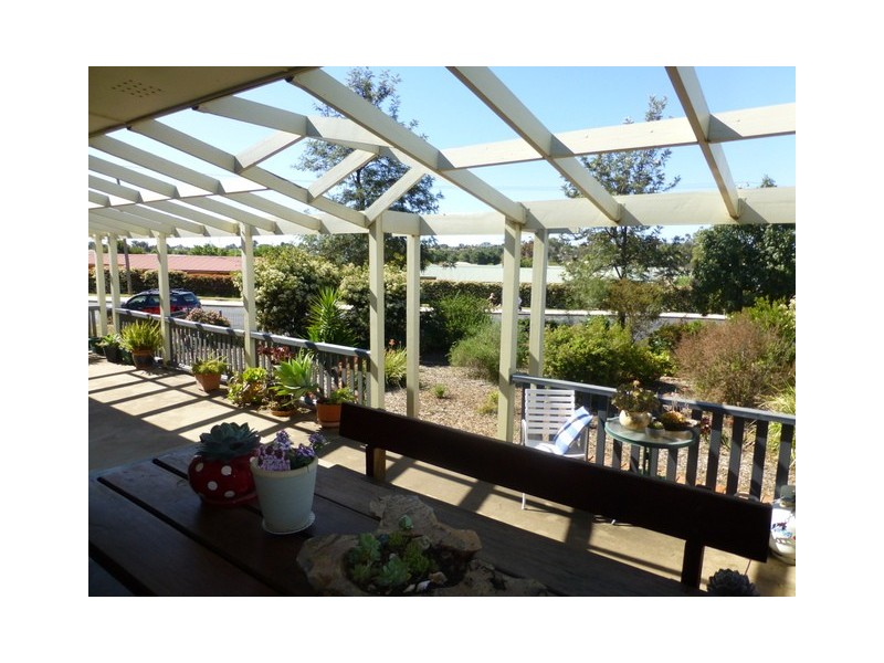 1 Brolgan Road, Parkes NSW 2870