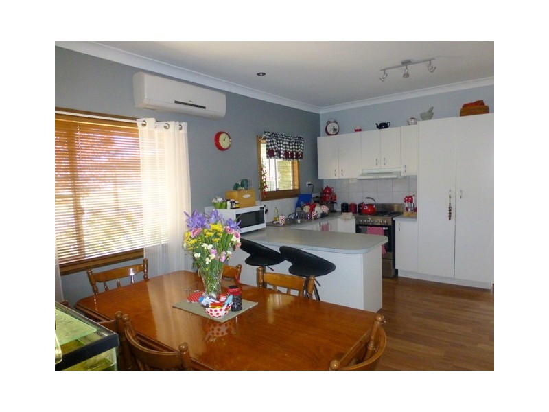 10 Orange Street, Parkes NSW 2870