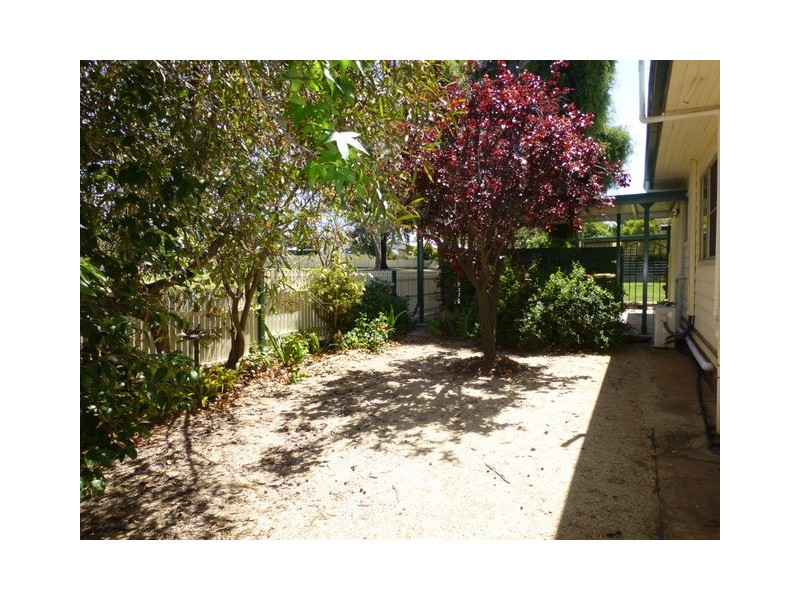 10 Orange Street, Parkes NSW 2870