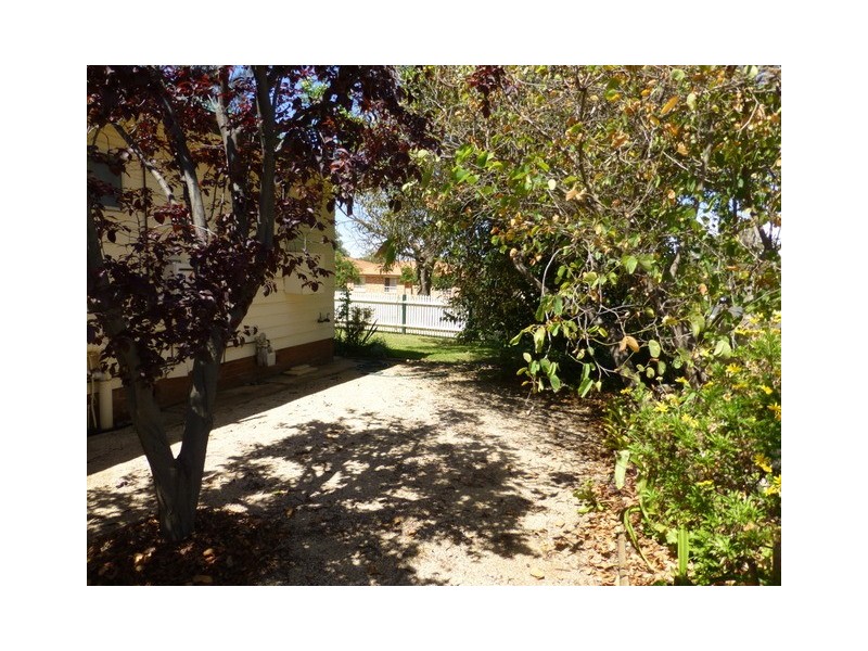 10 Orange Street, Parkes NSW 2870