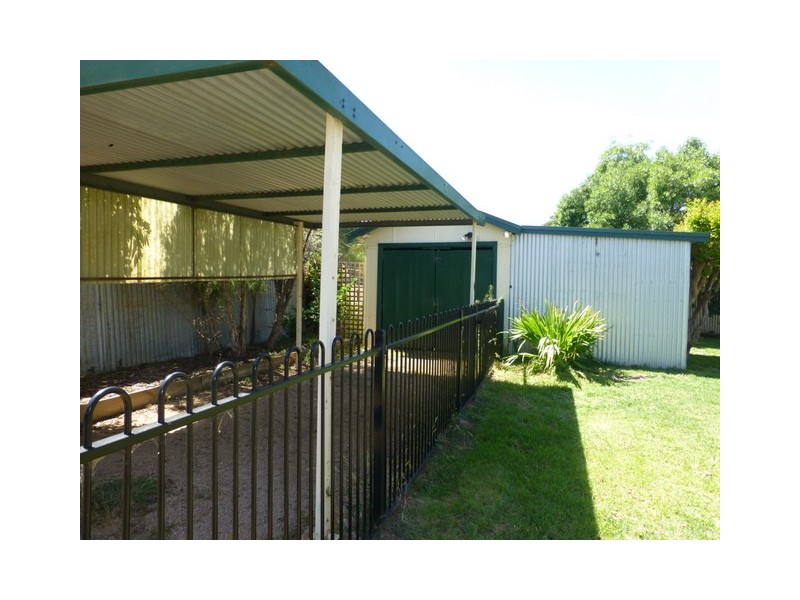 10 Orange Street, Parkes NSW 2870