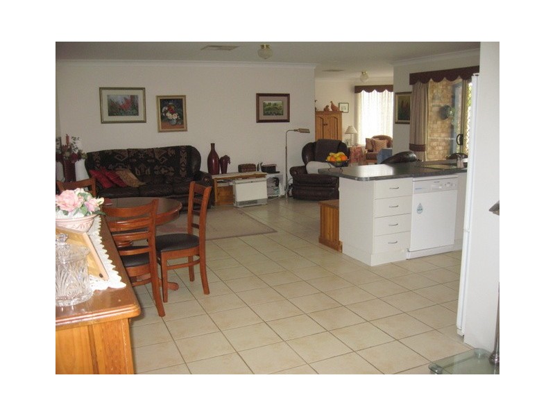 5 Guillan Place, Parkes NSW 2870