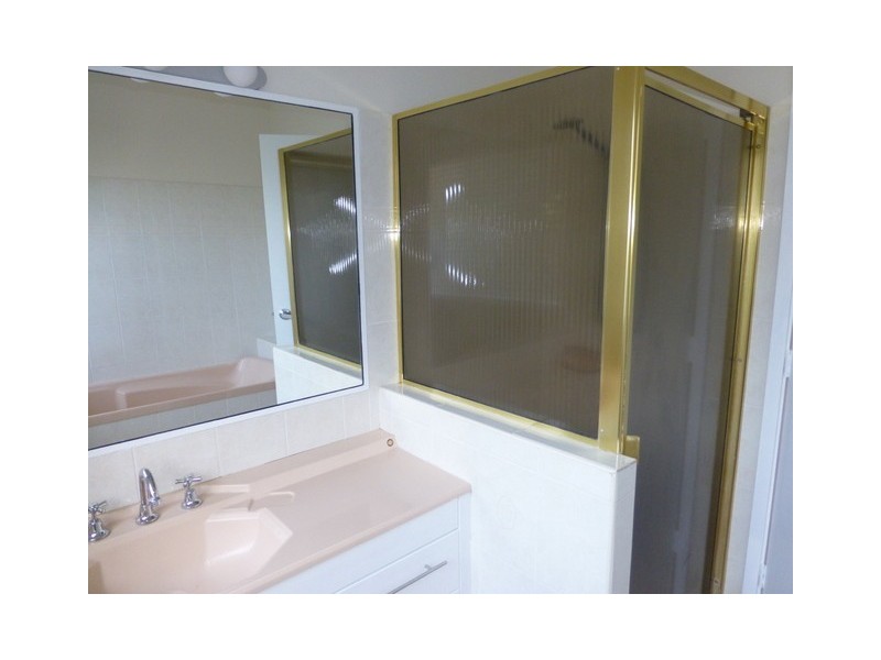 2 Jones Street, Parkes NSW 2870