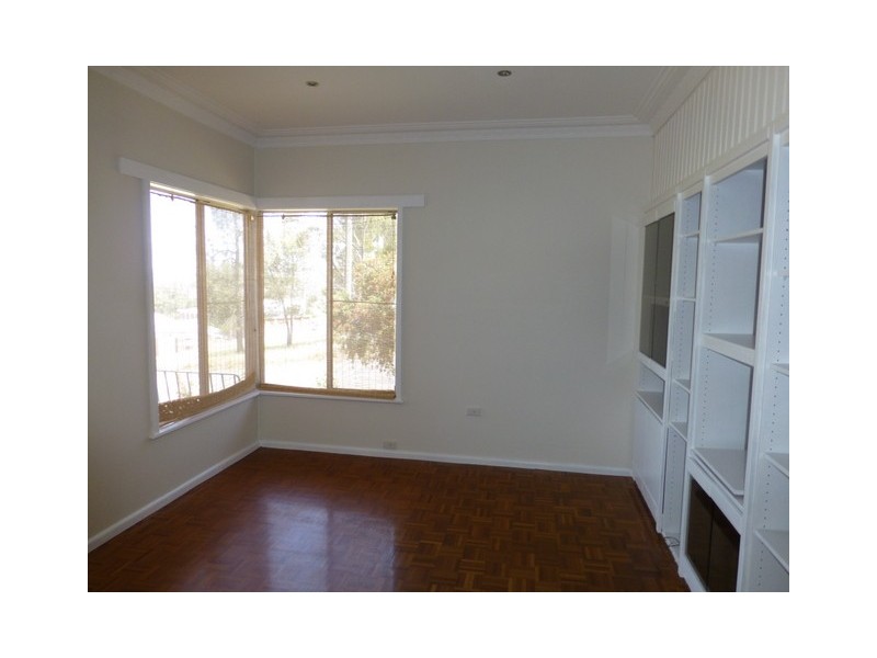 2 Jones Street, Parkes NSW 2870