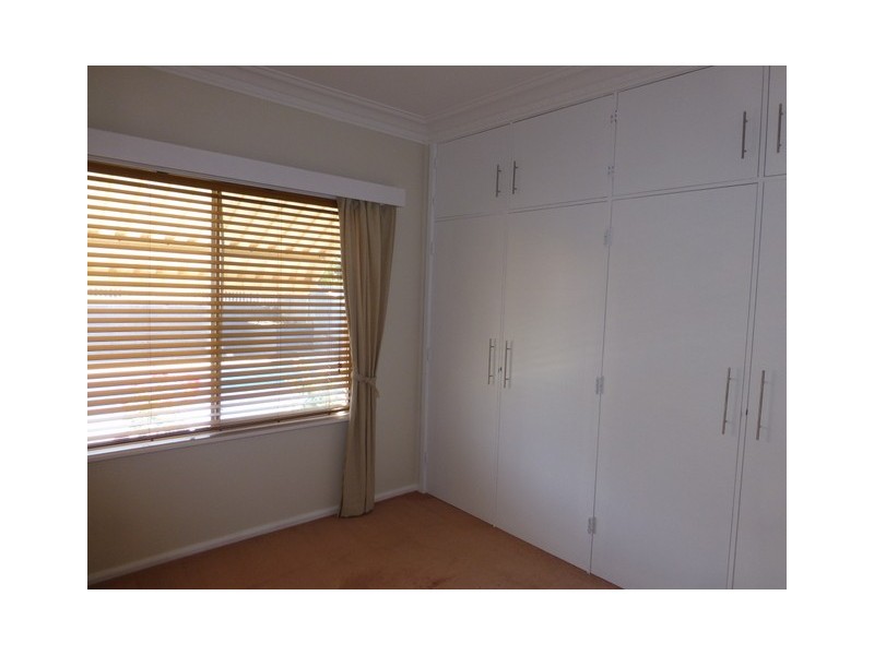 2 Jones Street, Parkes NSW 2870