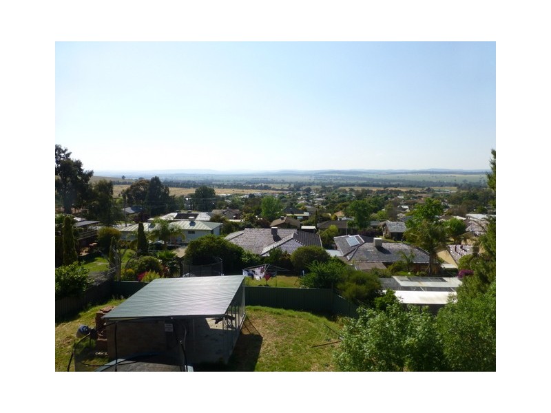 15 Glenwarrie Place, Parkes NSW 2870