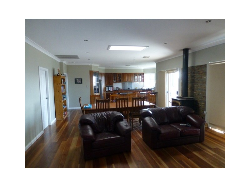 15 Glenwarrie Place, Parkes NSW 2870