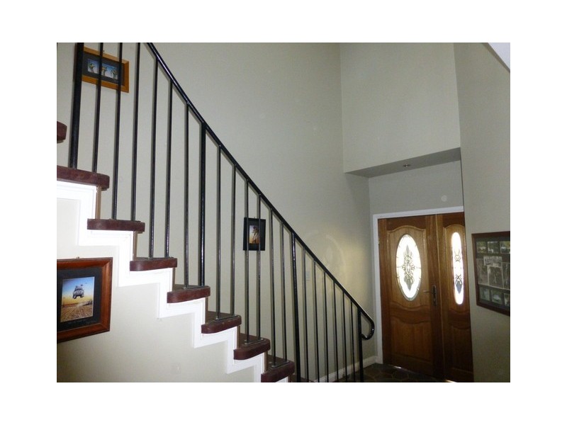 15 Glenwarrie Place, Parkes NSW 2870