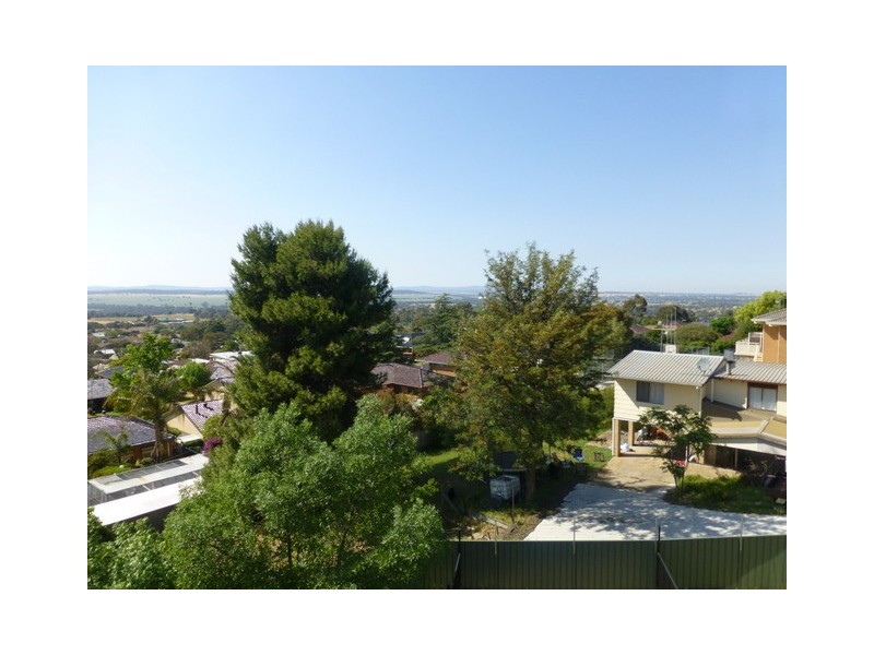 15 Glenwarrie Place, Parkes NSW 2870