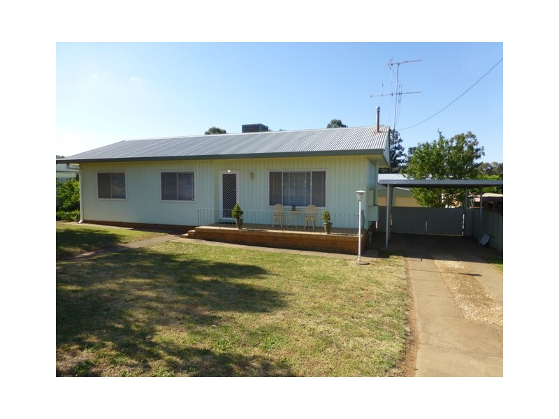82 Woodward Street, Parkes NSW 2870