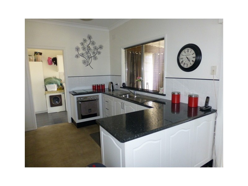 82 Woodward Street, Parkes NSW 2870