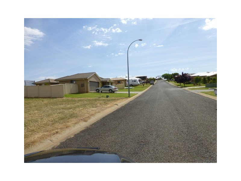 1 Vaucluse Place, Parkes NSW 2870