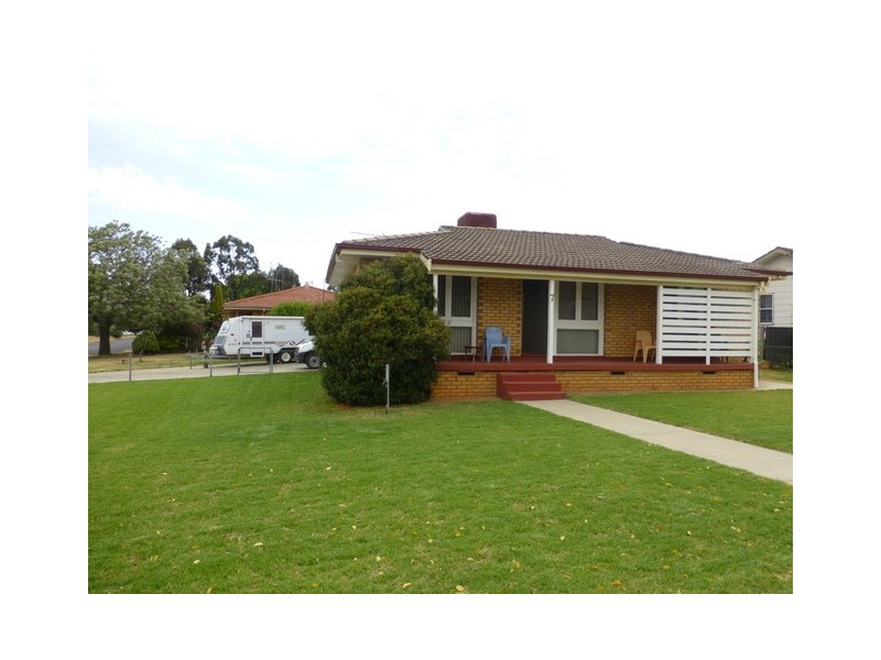 7 Best Street, Parkes NSW 2870