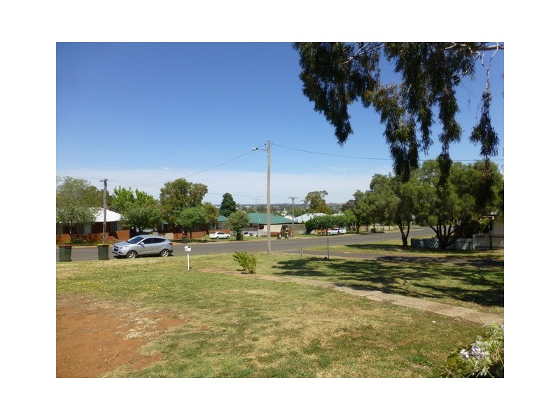 14 Wentworth Street, Parkes NSW 2870