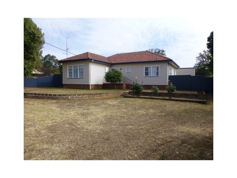 14 Want Street, Parkes NSW 2870