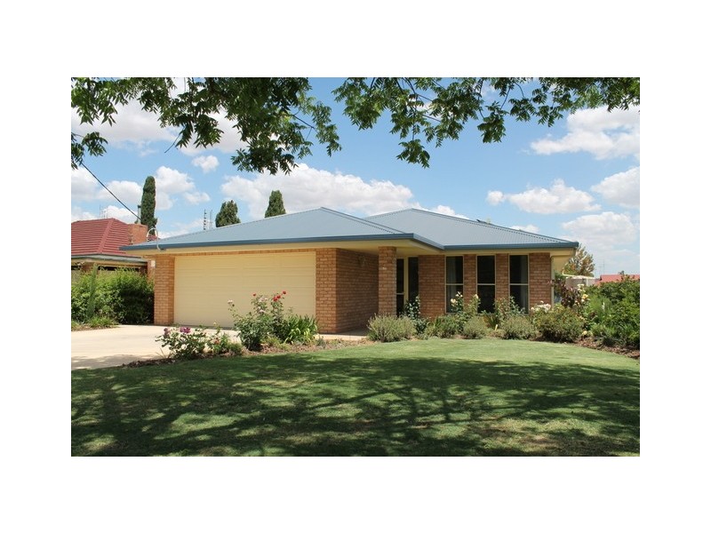 33 Cecile Street, Parkes NSW 2870