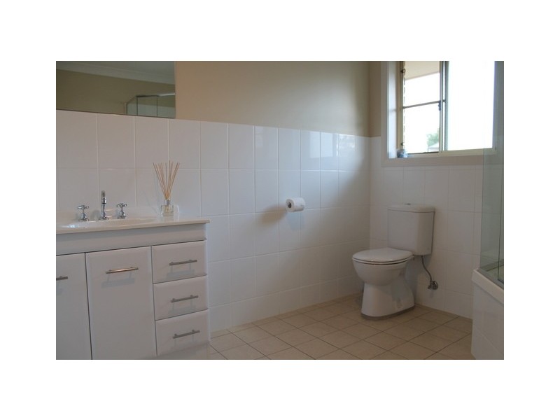 33 Cecile Street, Parkes NSW 2870