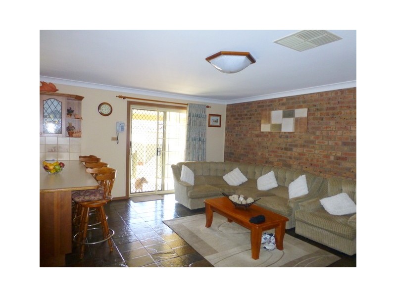 12 Hillcrest Avenue, Parkes NSW 2870