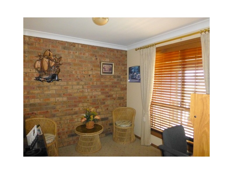 12 Hillcrest Avenue, Parkes NSW 2870