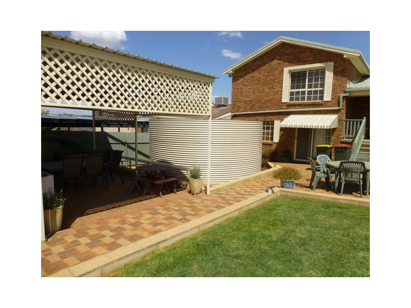 12 Hillcrest Avenue, Parkes NSW 2870